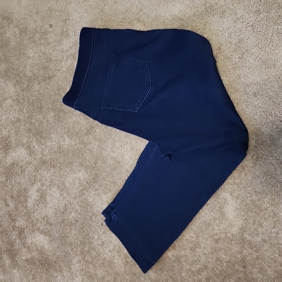 COPY - Dark Blue jegging Capris - Picture 3 of 4